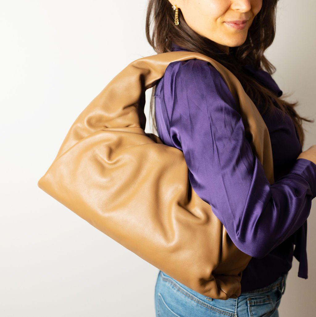 Second hand Bottega Veneta The Pouch Large Leather Hobo Bag Brown - Tabita Bags