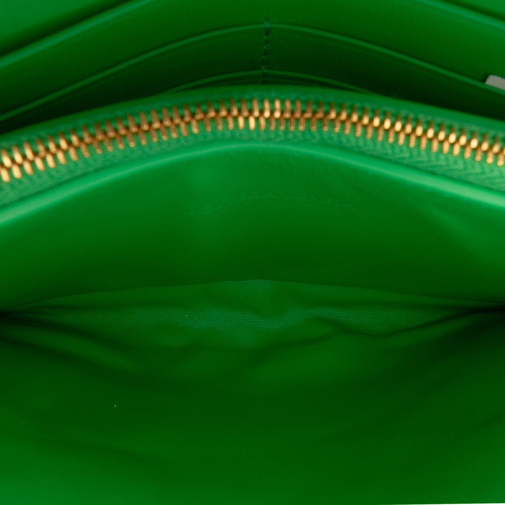 Second hand Bottega Veneta Wallet on Strap Nappa Leather Intrecciato Green - Tabita Bags