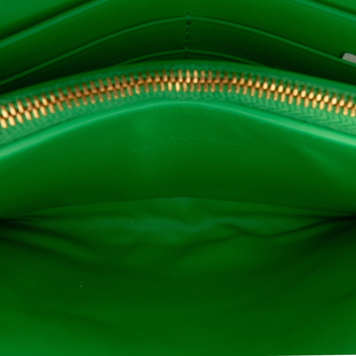 Second hand Bottega Veneta Wallet on Strap Nappa Leather Intrecciato Green - Tabita Bags