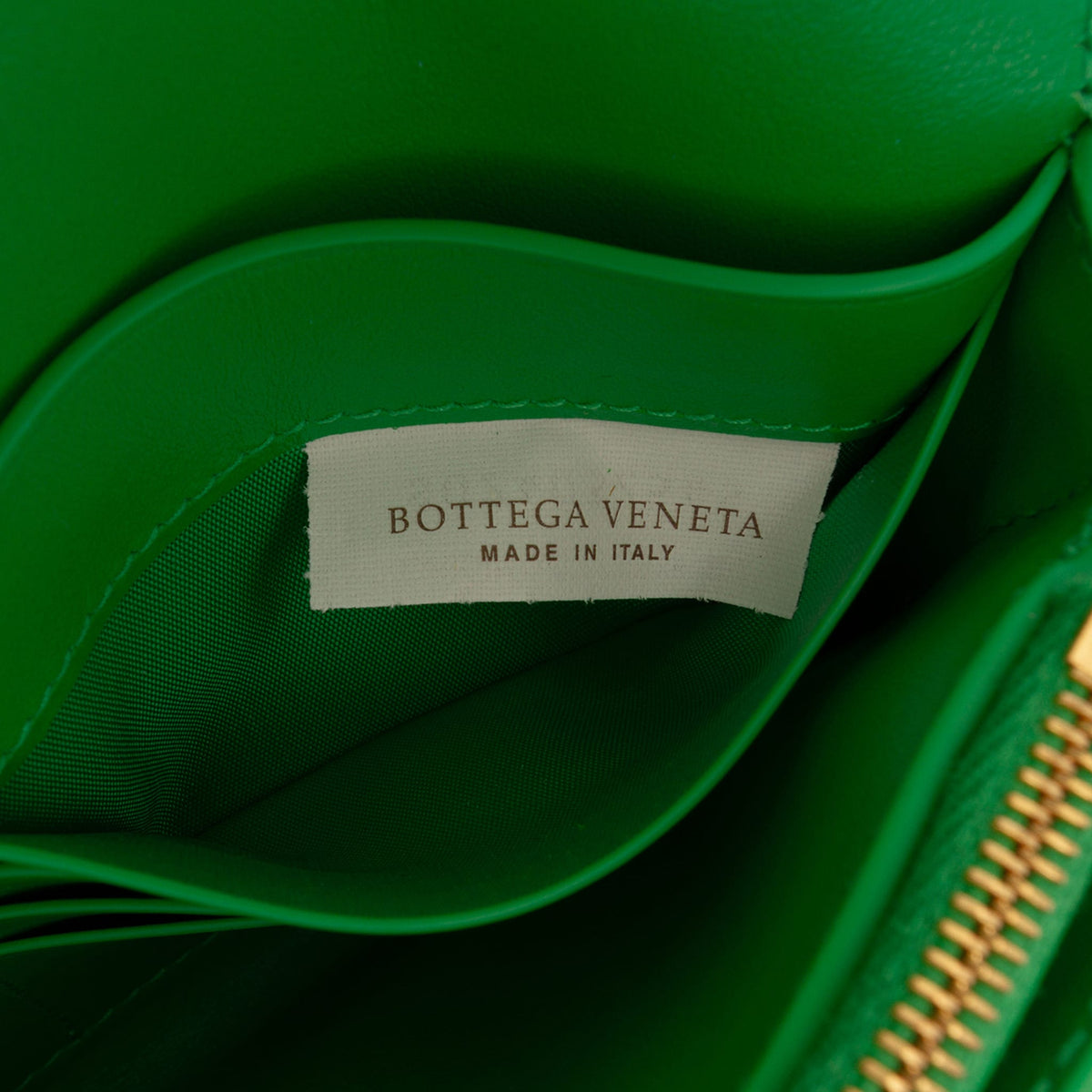 Second hand Bottega Veneta Wallet on Strap Nappa Leather Intrecciato Green - Tabita Bags