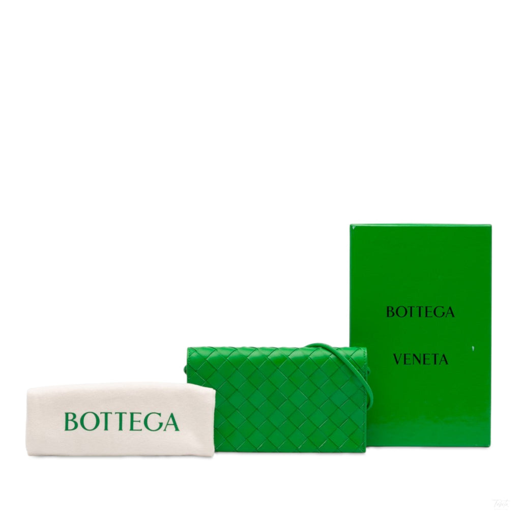 Second hand Bottega Veneta Wallet on Strap Nappa Leather Intrecciato Green - Tabita Bags