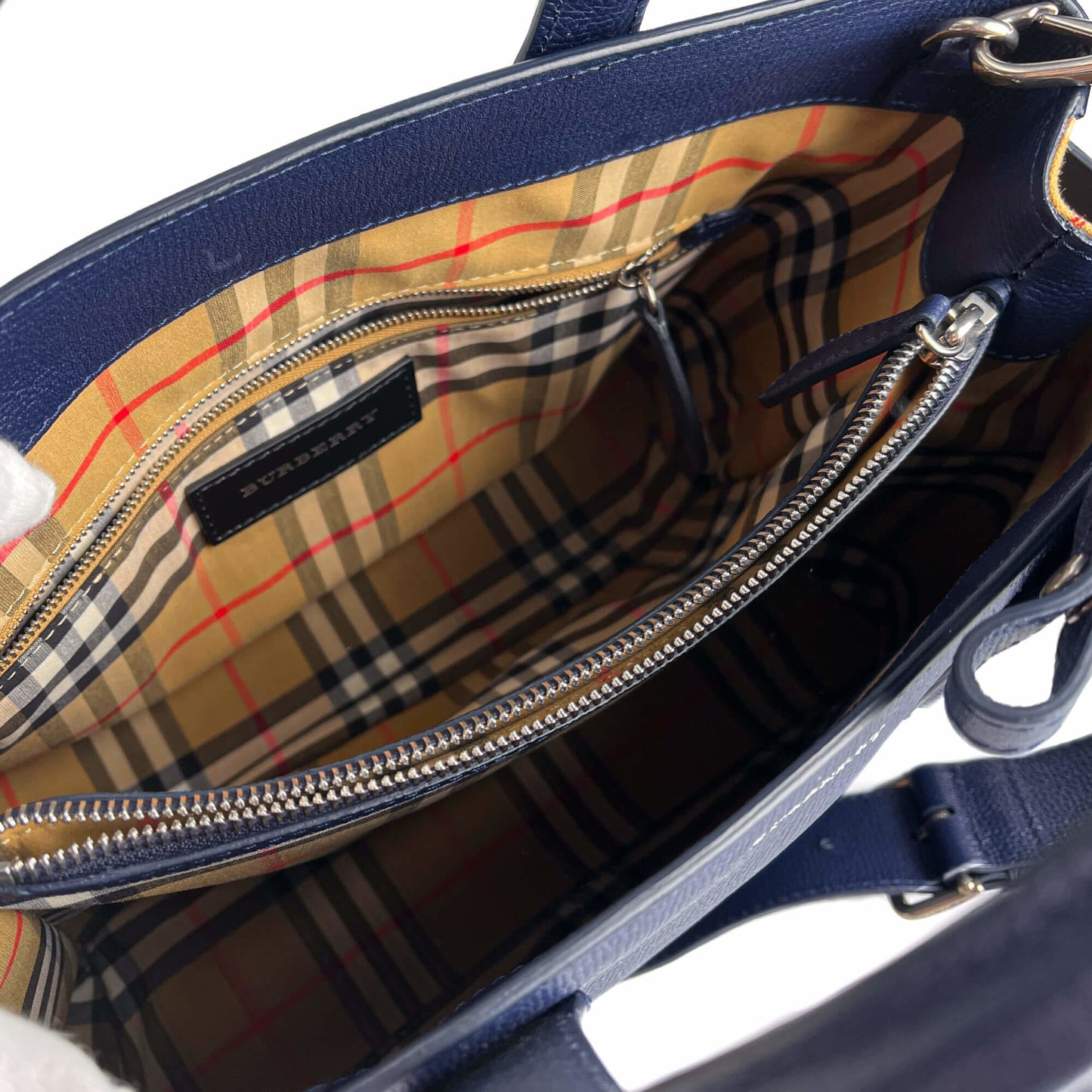 Second hand Burberry Banner Medium Leather Check Tote Handbag Archive Beige Check - Tabita Bags