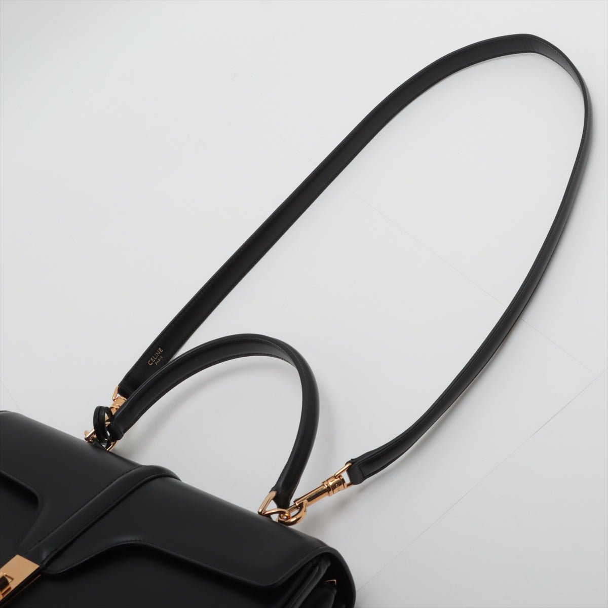 Second hand Céline 16 Seize Classique Shiny Calfskin Leather Top - handle Bag Black - Tabita Bags