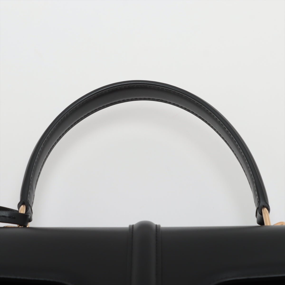 Second hand Céline 16 Seize Classique Shiny Calfskin Leather Top - handle Bag Black - Tabita Bags