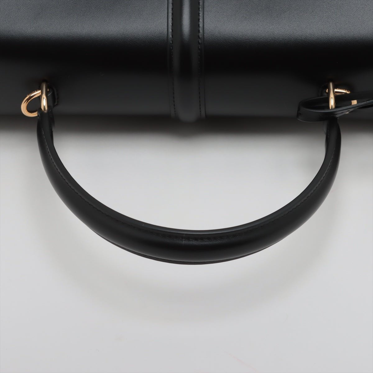 Second hand Céline 16 Seize Classique Shiny Calfskin Leather Top - handle Bag Black - Tabita Bags