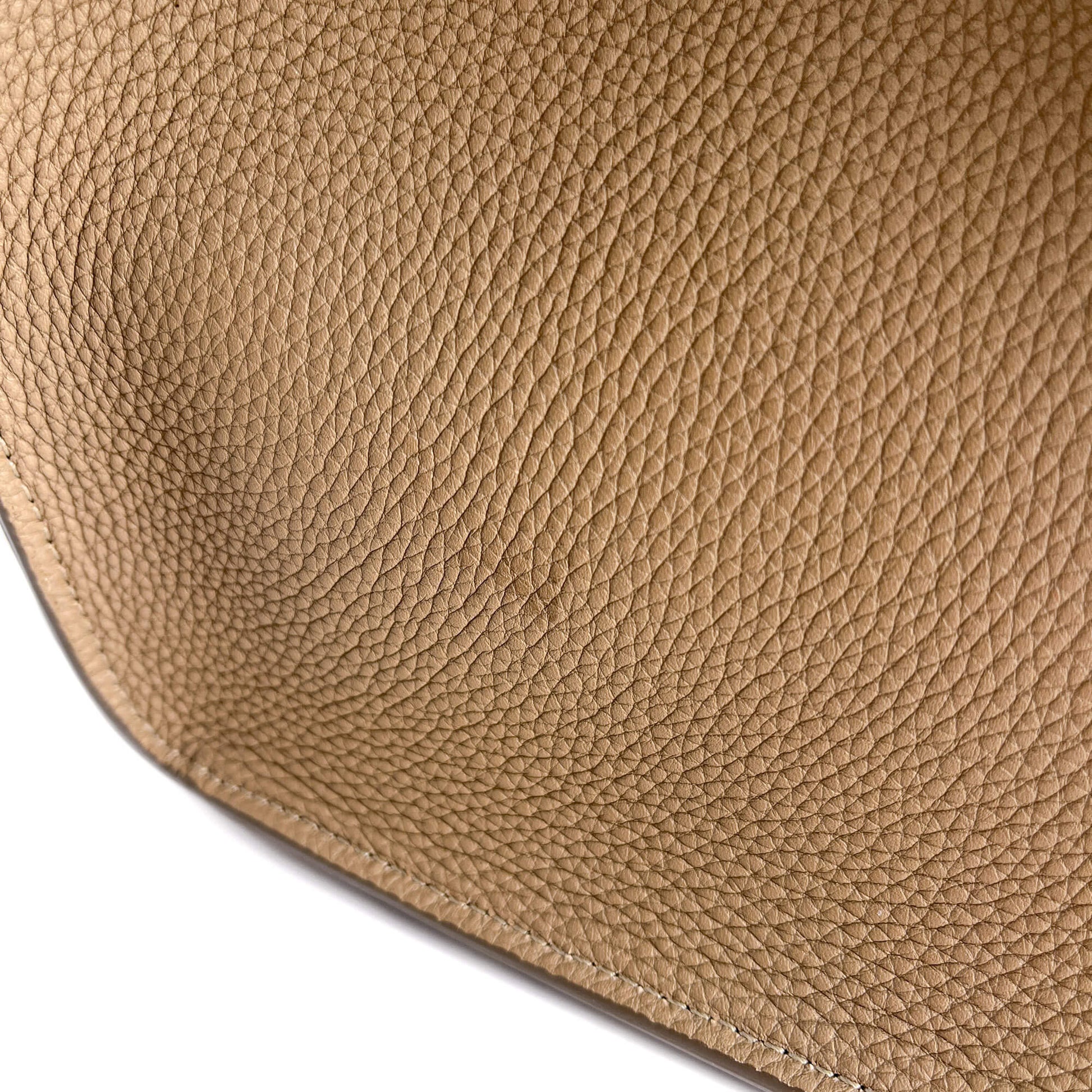 Second hand Céline Phanton Luggage Medium Drummed Calfskin Leather Tote Handbag Beige - Tabita Bags