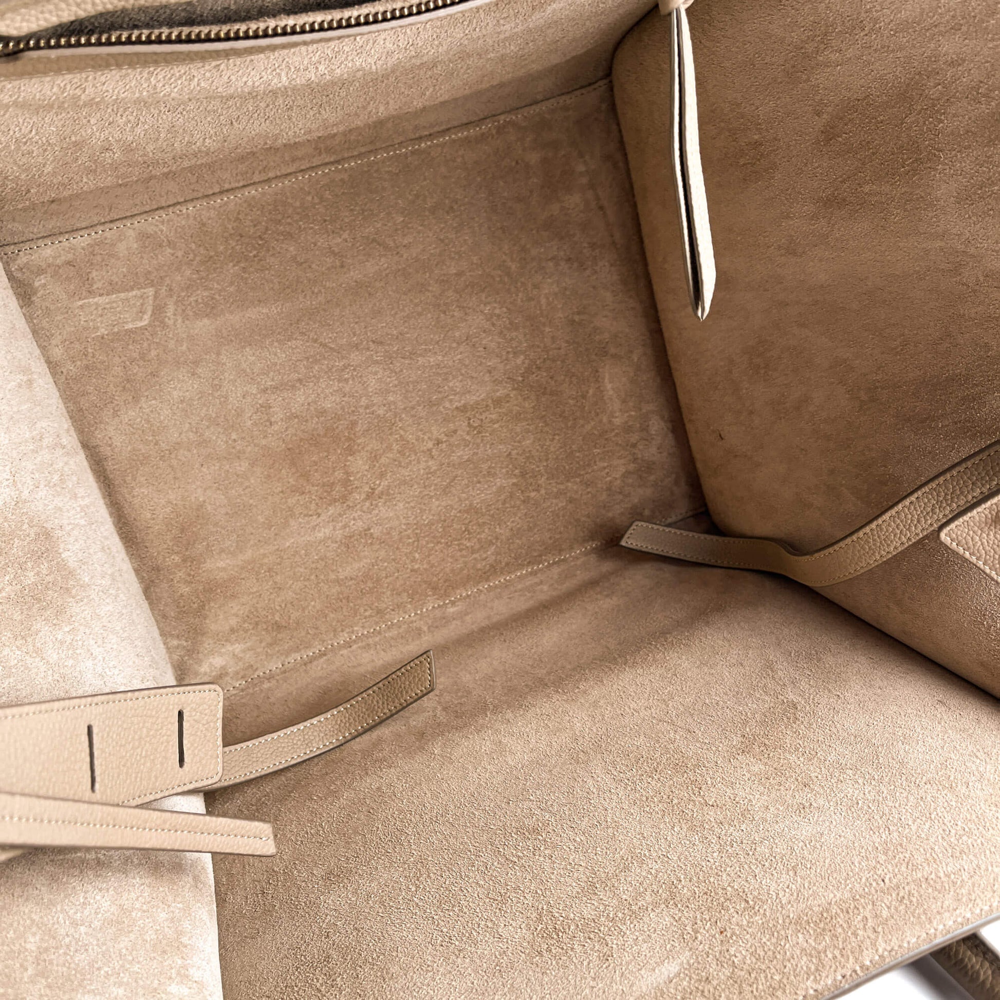 Second hand Céline Phanton Luggage Medium Drummed Calfskin Leather Tote Handbag Beige - Tabita Bags