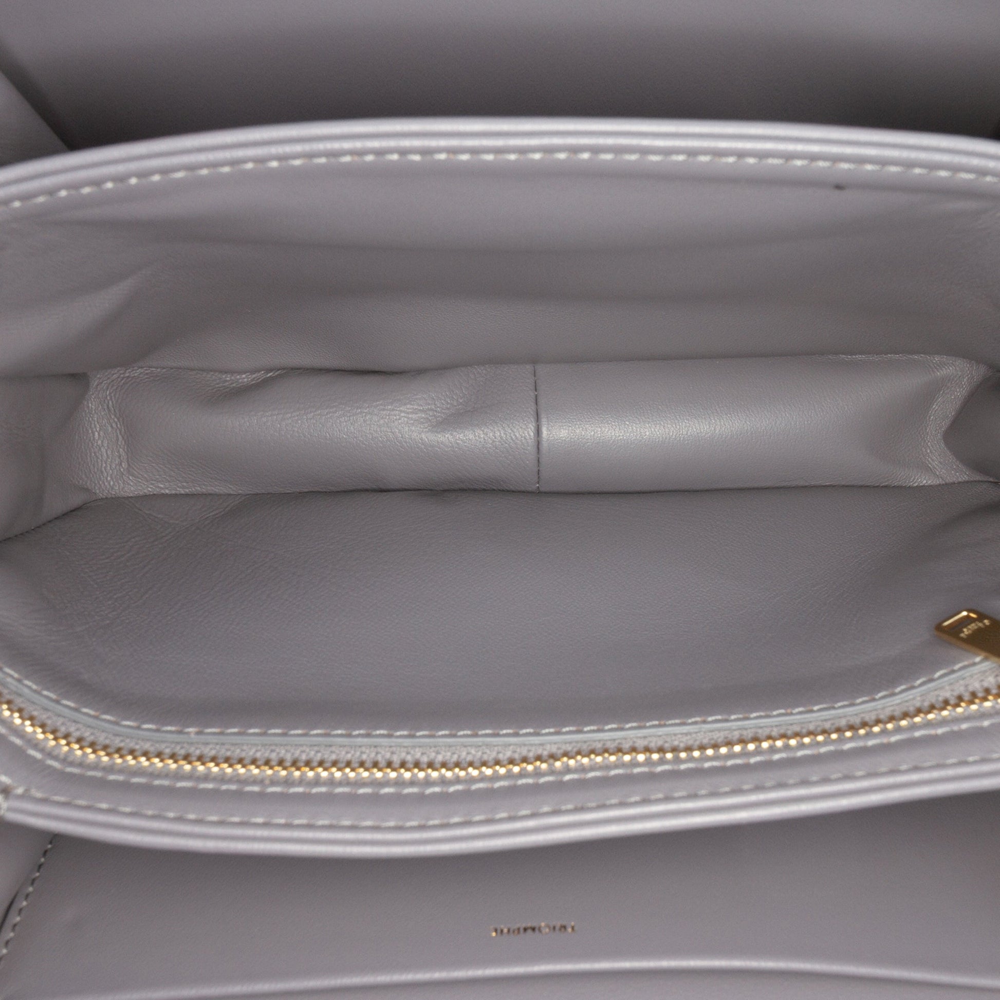 Second hand Céline Triomphe Classique Shiny Calfskin Leather Flap Crossbody Grey - Tabita Bags