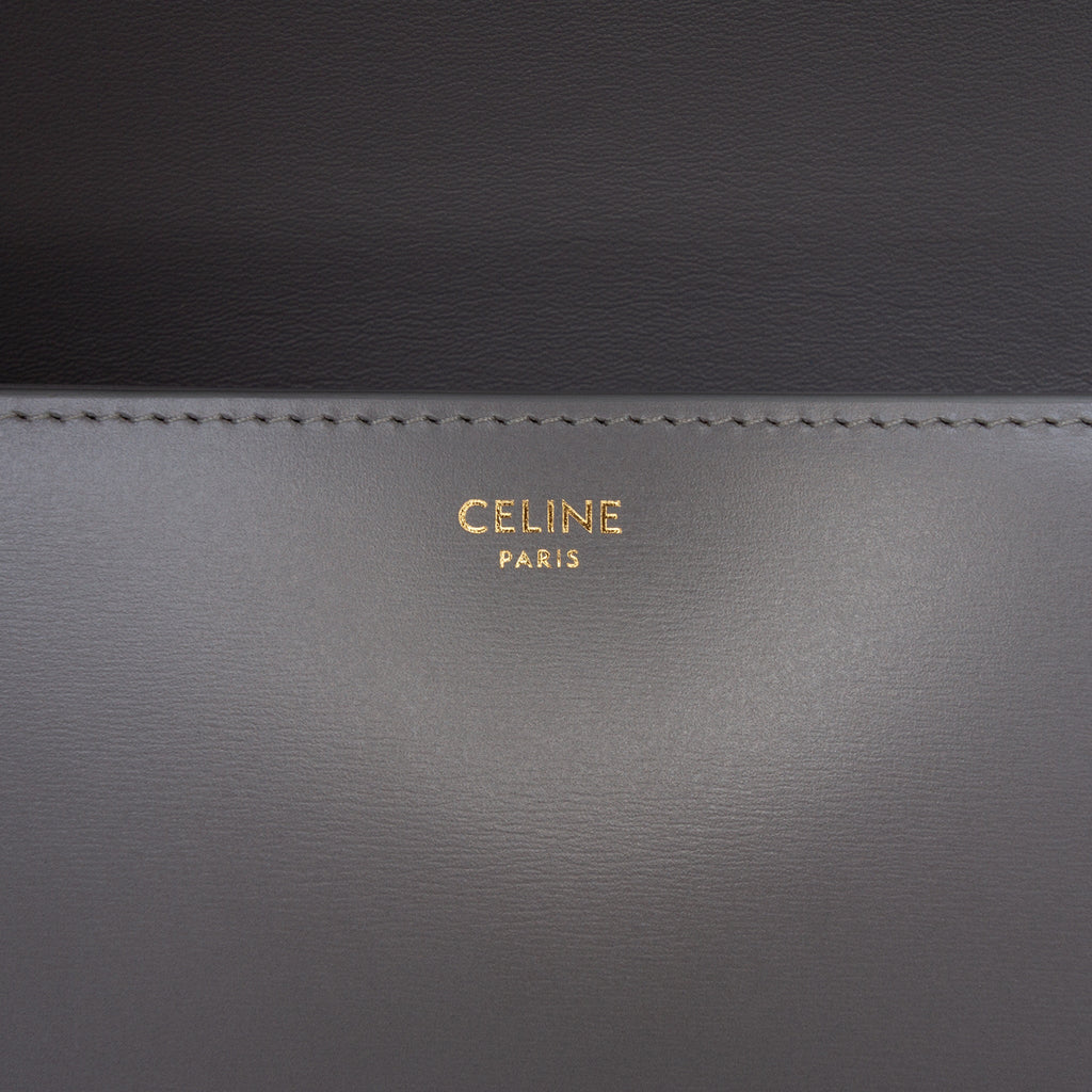 Second hand Céline Triomphe Classique Shiny Calfskin Leather Flap Crossbody Grey - Tabita Bags