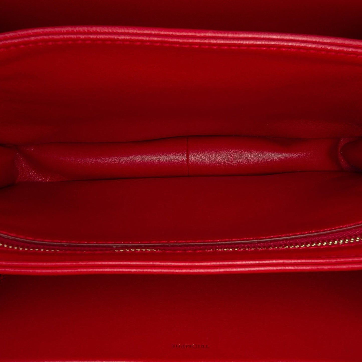 Second hand Céline Triomphe Classique Shiny Calfskin Leather Flap Crossbody Red - Tabita Bags