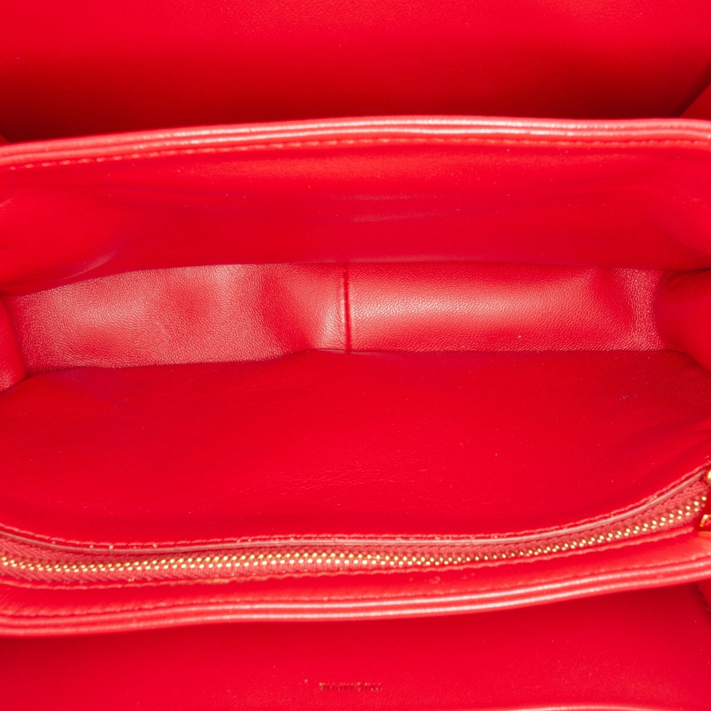 Second hand Céline Triomphe Classique Shiny Calfskin Leather Flap Crossbody Red - Tabita Bags