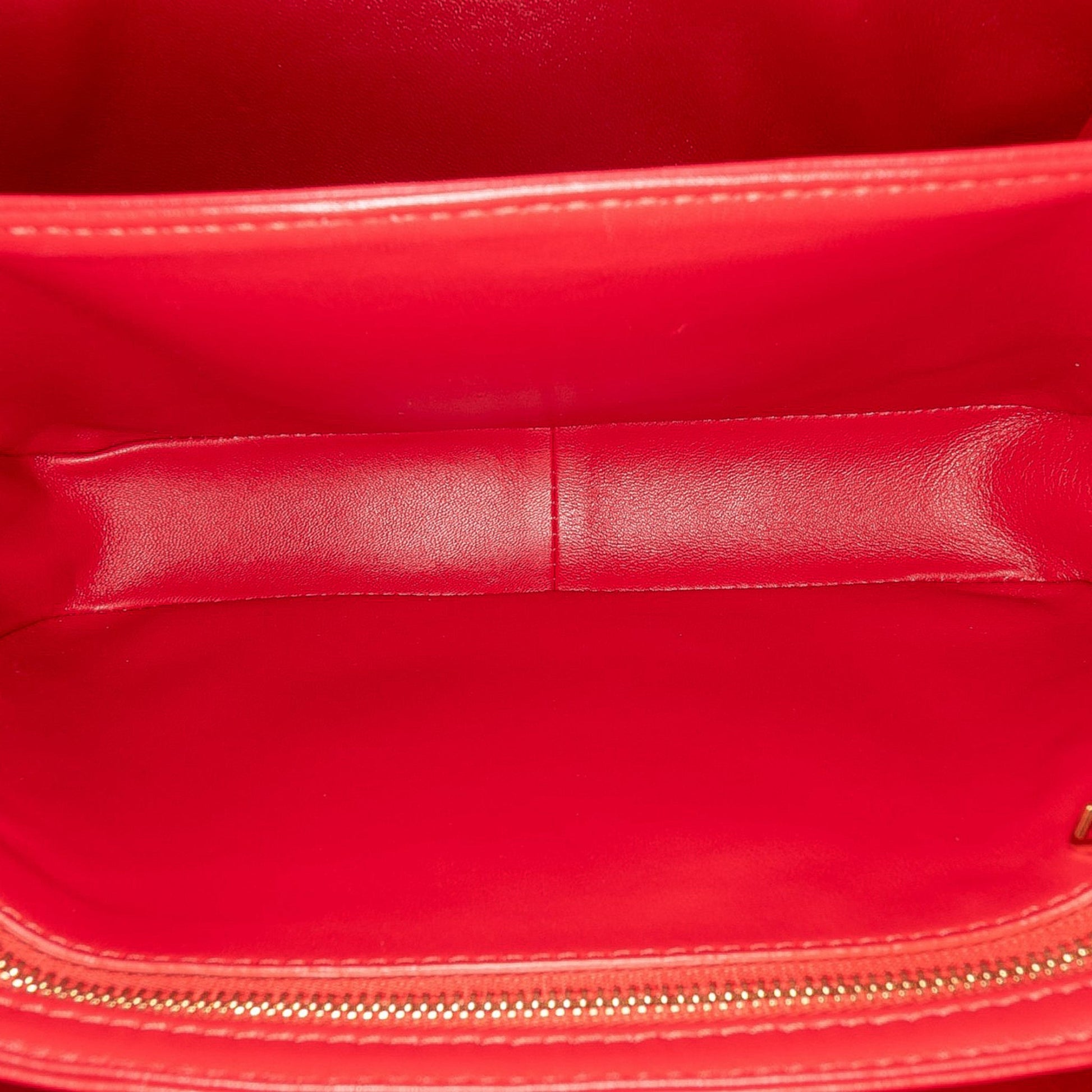 Second hand Céline Triomphe Classique Shiny Calfskin Leather Flap Crossbody Red - Tabita Bags