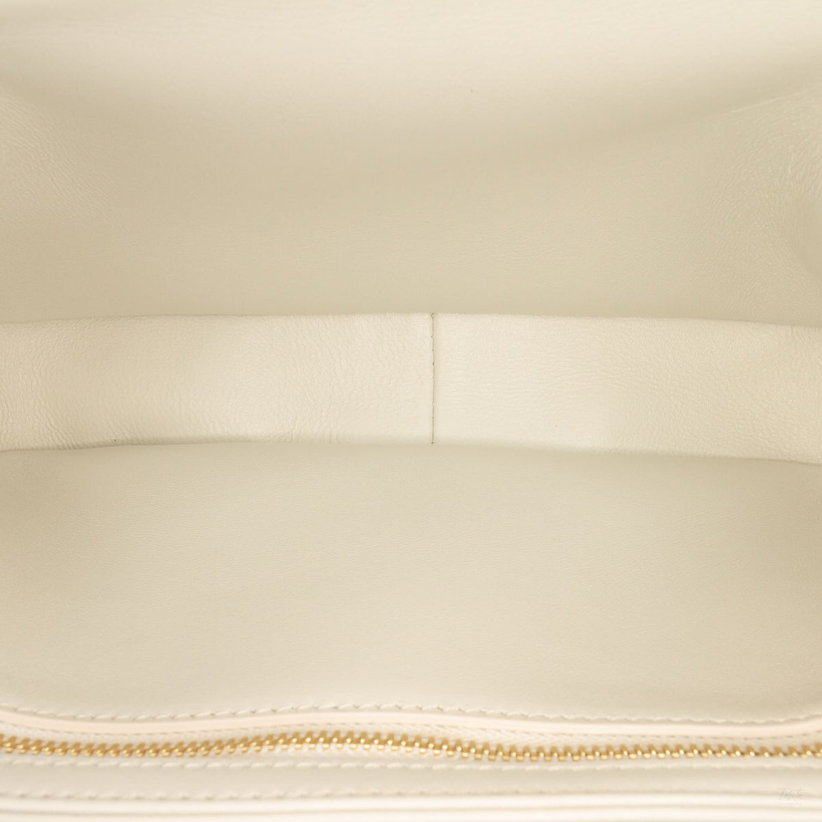 Second hand Céline Triomphe Classique Shiny Calfskin Leather Flap Crossbody White - Tabita Bags