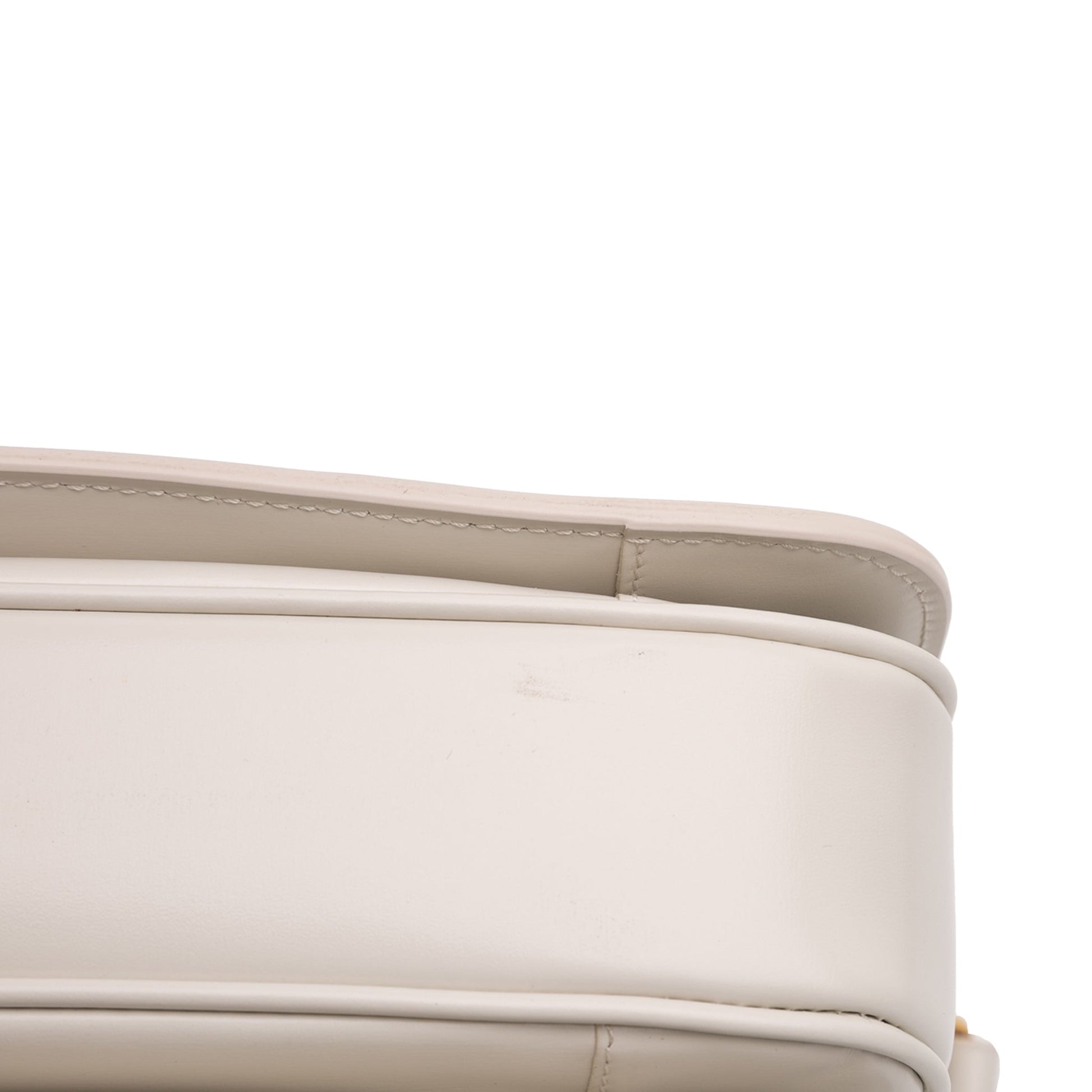 Second hand Céline Triomphe Classique Shiny Calfskin Leather Flap Crossbody White - Tabita Bags