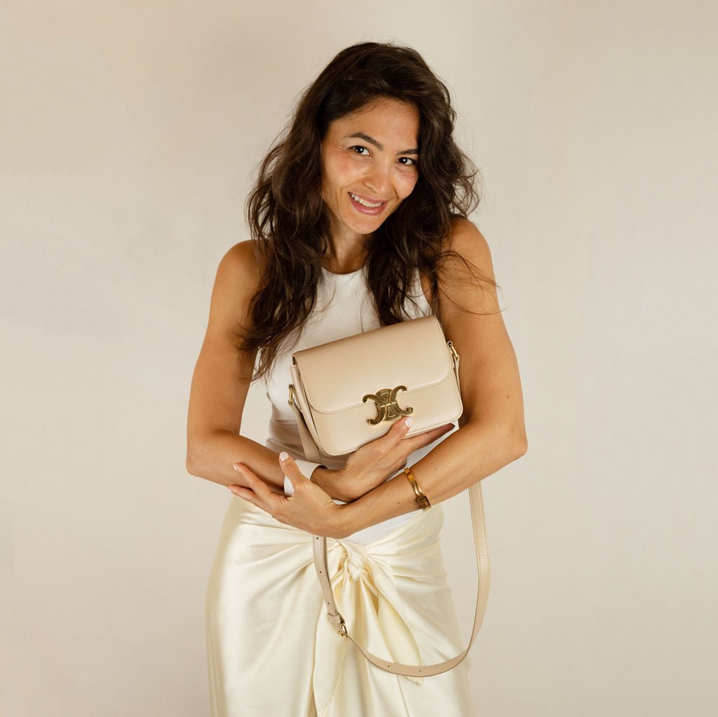 Second hand Céline Triomphe Teen Shiny Calfskin Leather Flap Crossbody Beige - Tabita Bags
