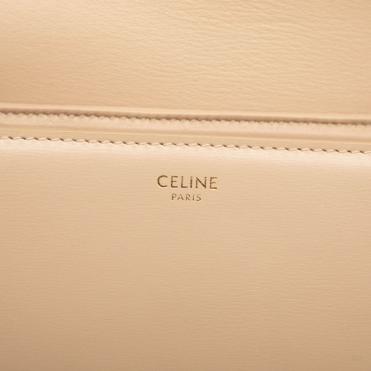 Second hand Céline Triomphe Teen Shiny Calfskin Leather Flap Crossbody Beige - Tabita Bags