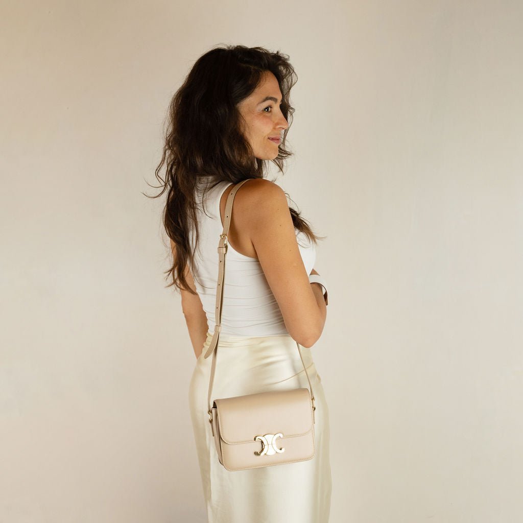 Second hand Céline Triomphe Teen Shiny Calfskin Leather Flap Crossbody Beige - Tabita Bags