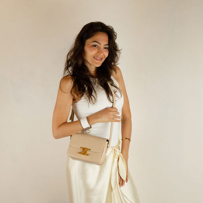 Second hand Céline Triomphe Teen Shiny Calfskin Leather Flap Crossbody Beige - Tabita Bags