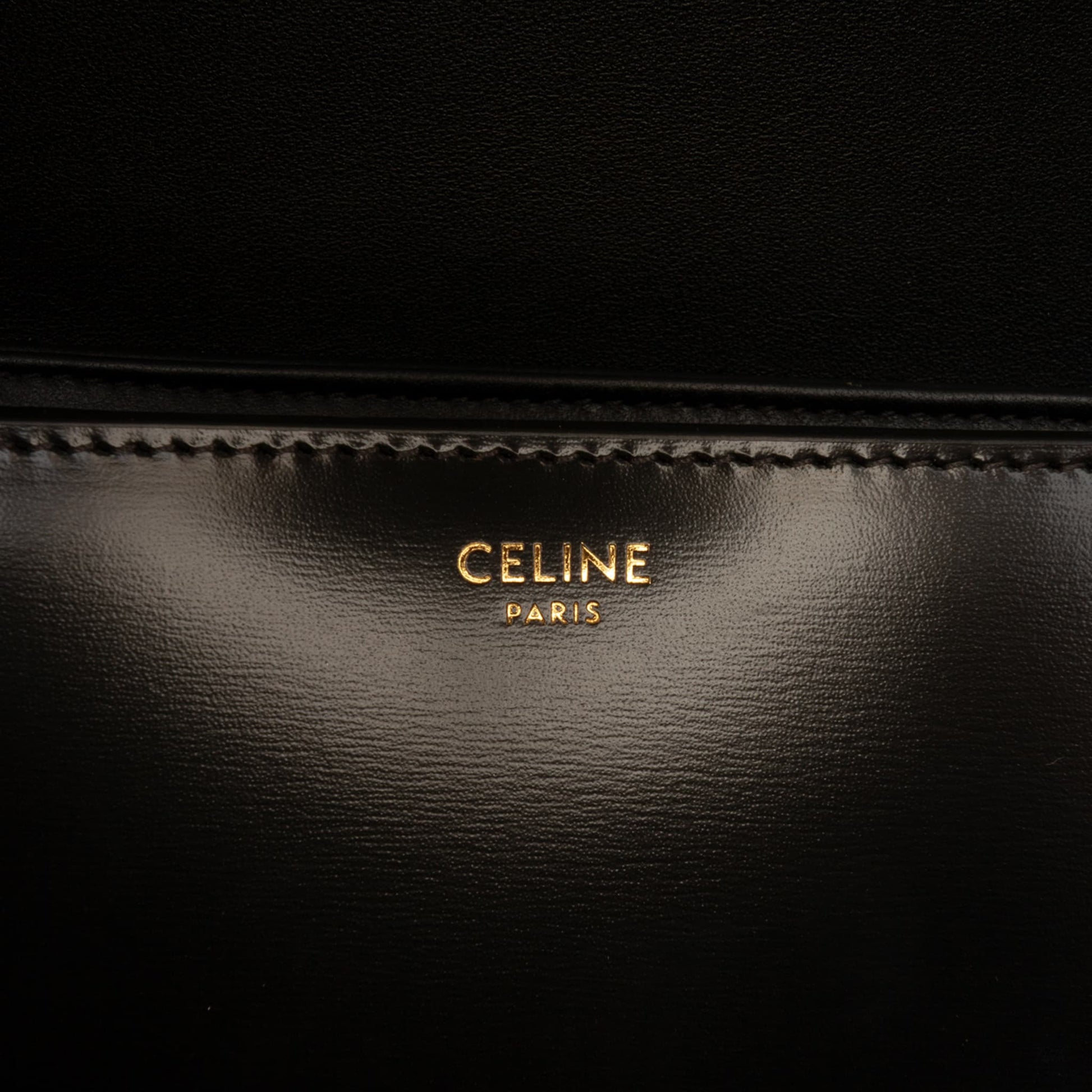Second hand Céline Triomphe Teen Shiny Calfskin Leather Flap Crossbody Black - Tabita Bags