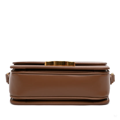 Second hand Céline Triomphe Teen Shiny Calfskin Leather Flap Crossbody Brown - Tabita Bags