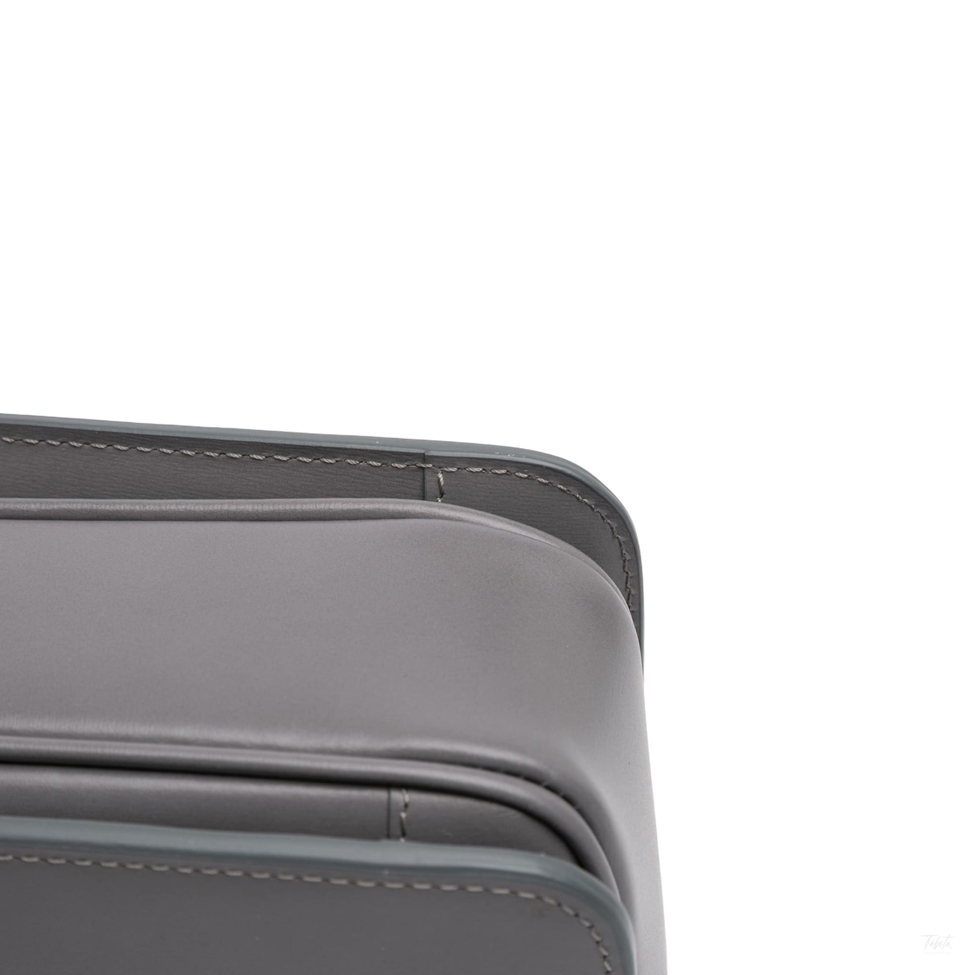 Second hand Céline Triomphe Teen Shiny Calfskin Leather Flap Crossbody Grey - Tabita Bags