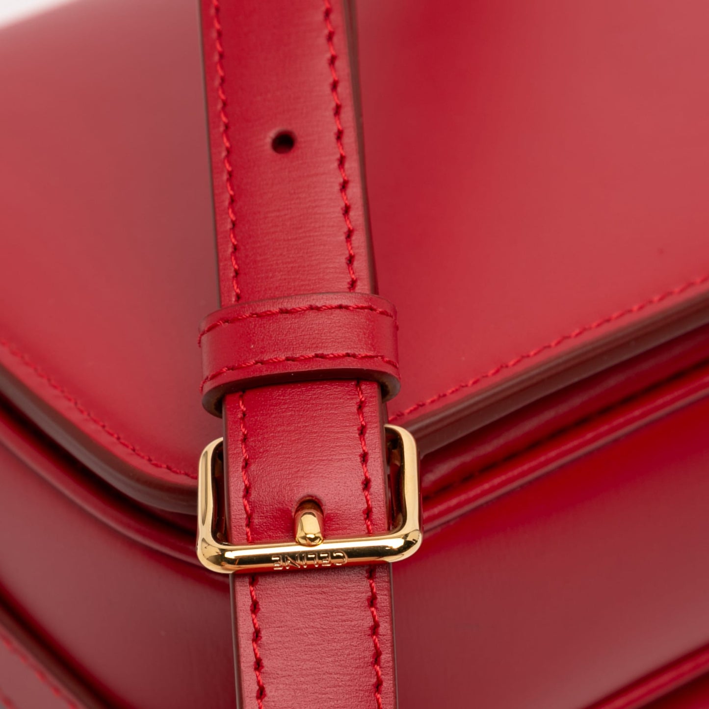 Second hand Céline Triomphe Teen Shiny Calfskin Leather Flap Crossbody Red - Tabita Bags