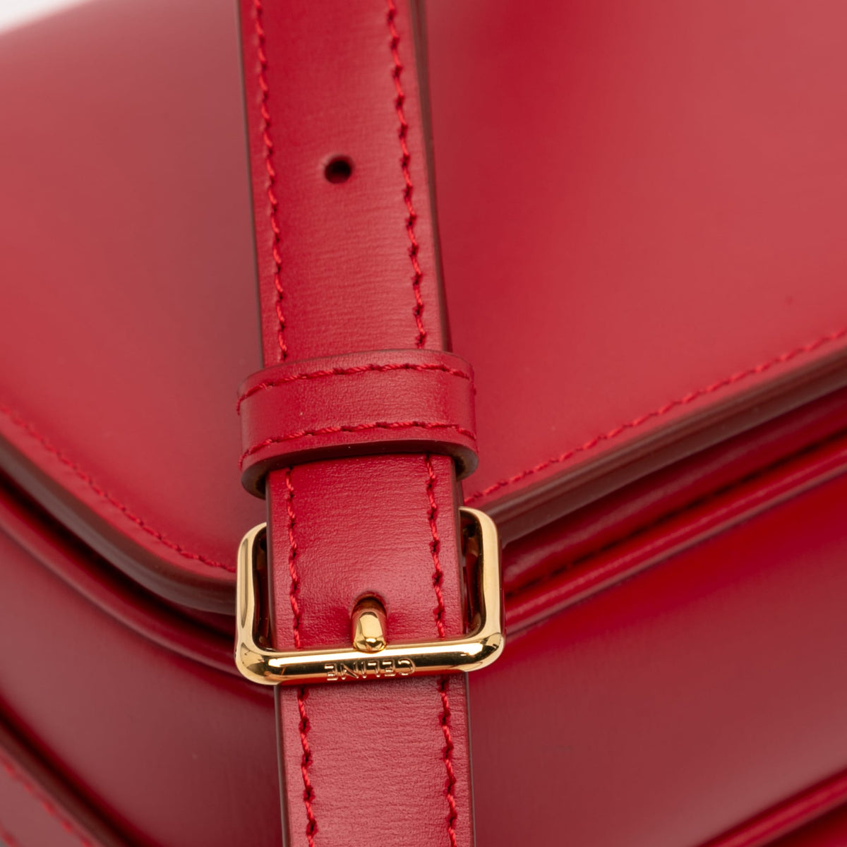 Second hand Céline Triomphe Teen Shiny Calfskin Leather Flap Crossbody Red - Tabita Bags