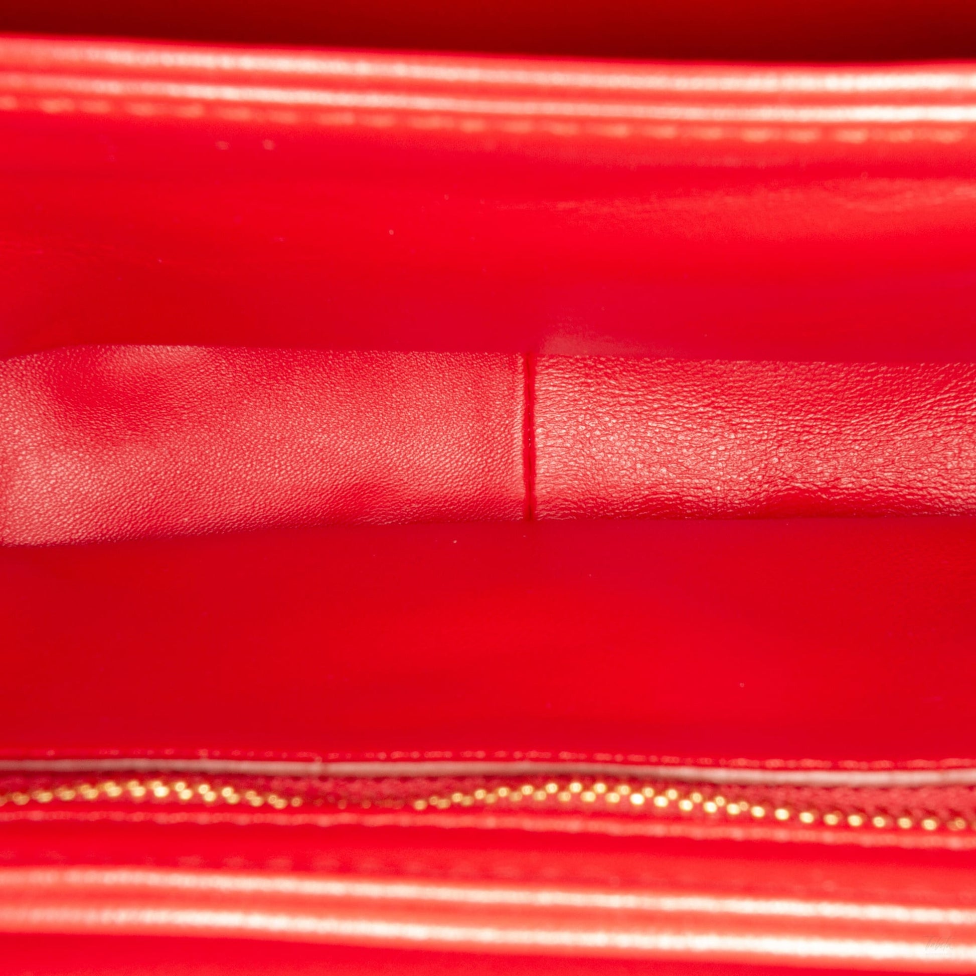 Second hand Céline Triomphe Teen Shiny Calfskin Leather Flap Crossbody Red - Tabita Bags