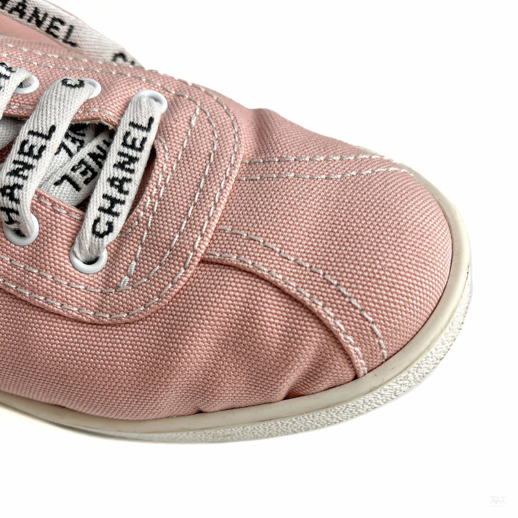 Second hand Chanel 19C Weekender Canvas Sneakers 38 Dust Pink - Tabita Bags