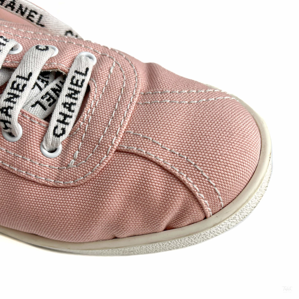Second hand Chanel 19C Weekender Canvas Sneakers 38 Dust Pink - Tabita Bags
