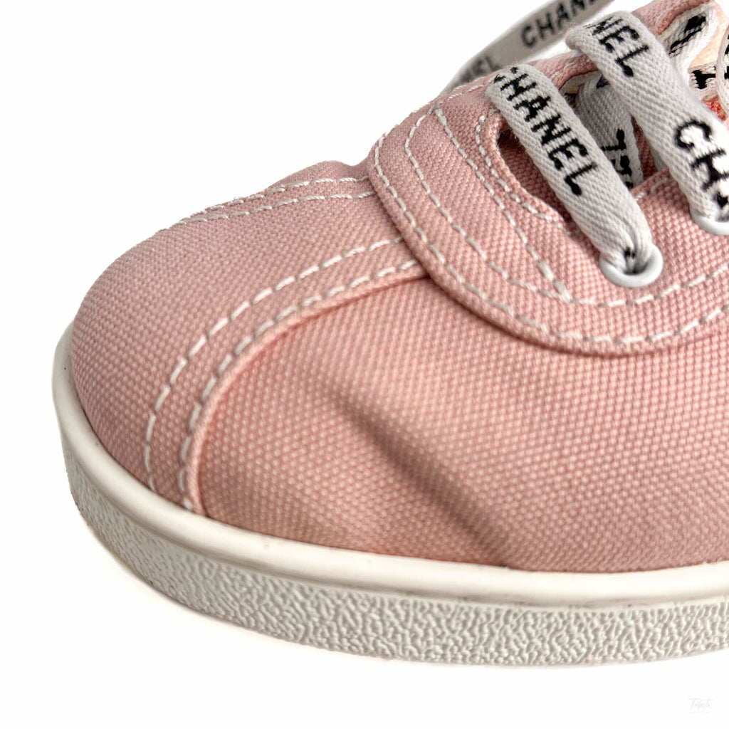 Second hand Chanel 19C Weekender Canvas Sneakers 38 Dust Pink - Tabita Bags