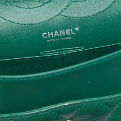 Second hand Chanel 2.55 Reissue Maxi Patent Leather Matelassè Flap Shoulder Bag Green - Tabita Bags