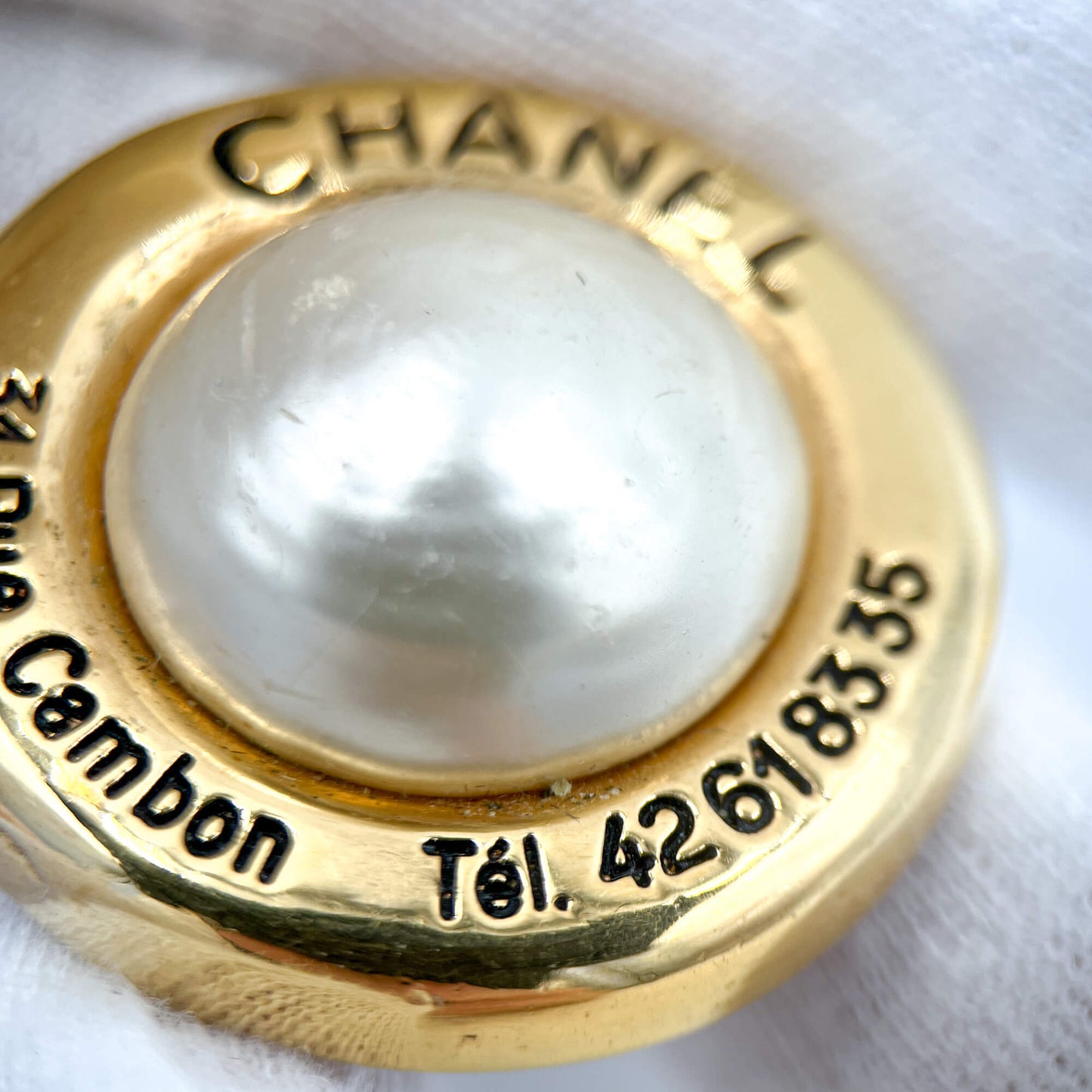 Second hand Chanel 31 Rue Cambon Metal & Faux Pearls Stud Earrings - Tabita Bags