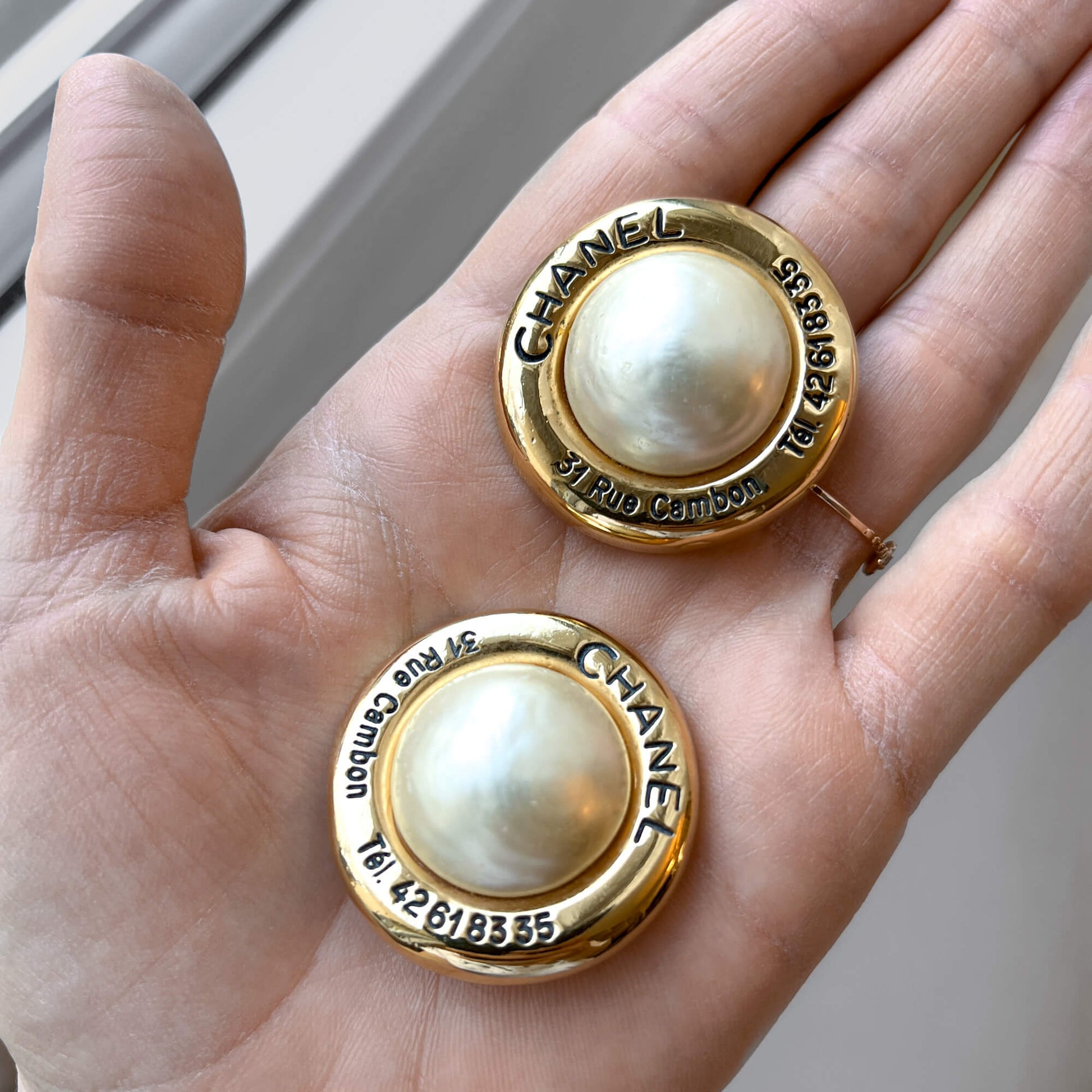 Second hand Chanel 31 Rue Cambon Metal & Faux Pearls Stud Earrings - Tabita Bags