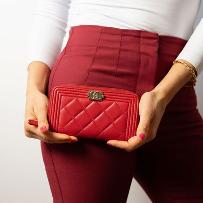 Second hand Chanel Boy Lambskin Leather Matelassè Zip Wallet Raspberry Red - Tabita Bags