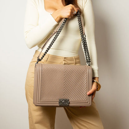 Second hand Chanel Boy Large 30 Chevron Calfskin Leather 2 - Ways Flap Bag Beige - Tabita Bags
