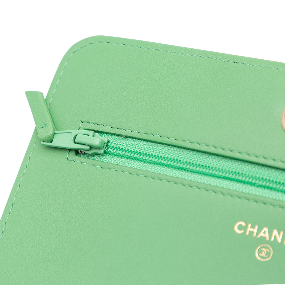 Second hand Chanel Boy Large Quilted Lambskin Leather Wallet on Chain Crossbody Green - Tabita Bags