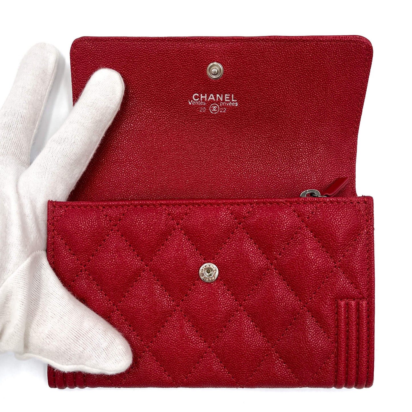 Second hand Chanel Boy Matelassè Caviar Leather Folding Wallet Cherry Red - Tabita Bags