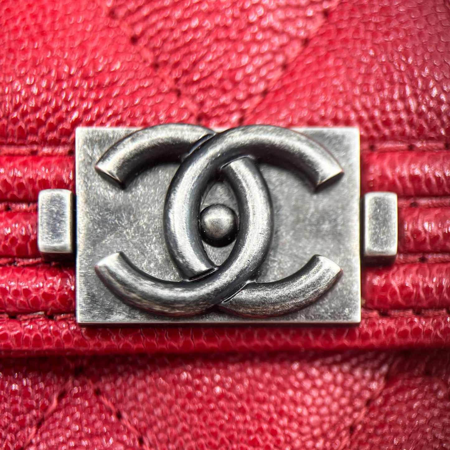 Second hand Chanel Boy Matelassè Caviar Leather Folding Wallet Cherry Red - Tabita Bags