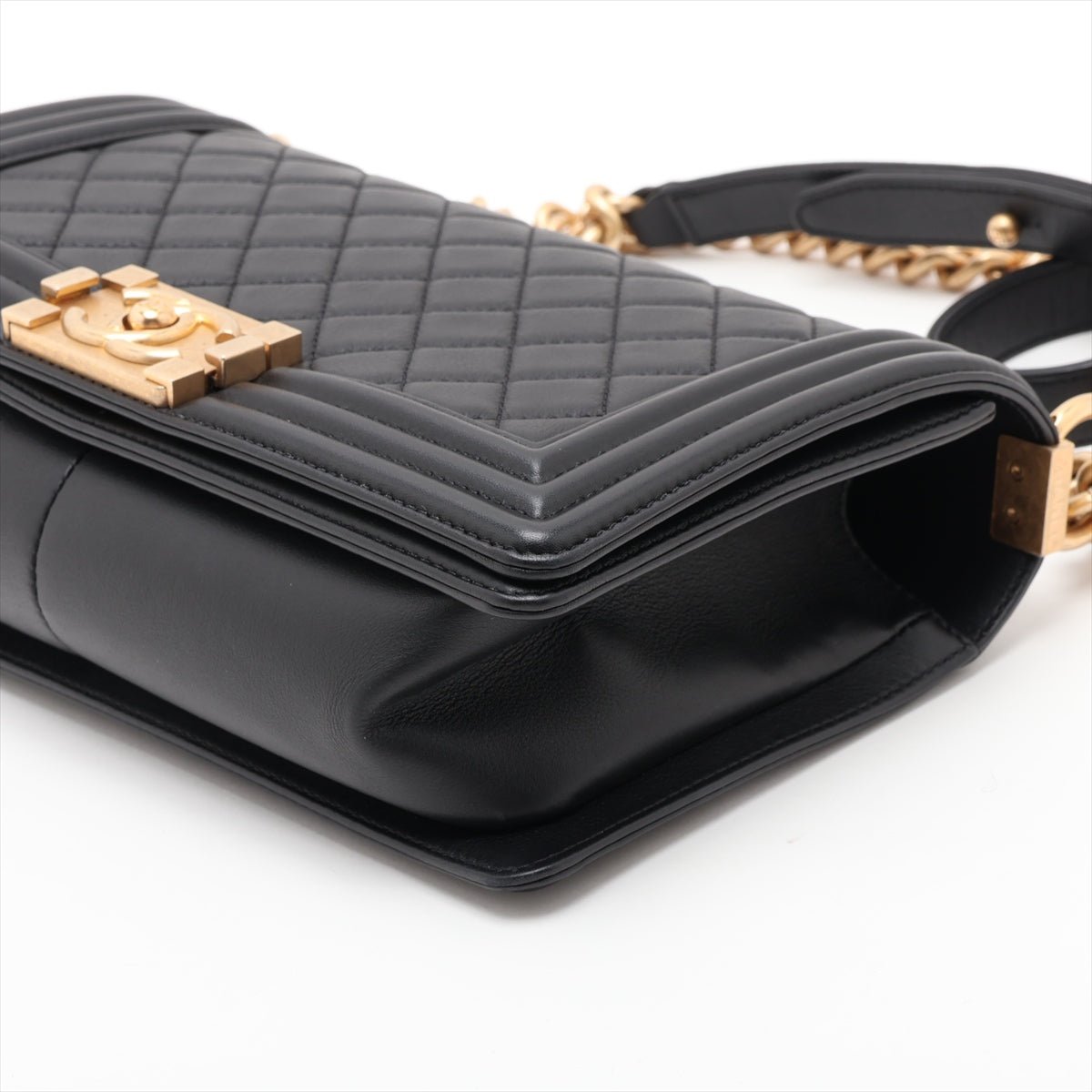 Second hand Chanel Boy Medium Calfskin Leather Double Stitch Quilted Shoulder Bag Black - Tabita Bags
