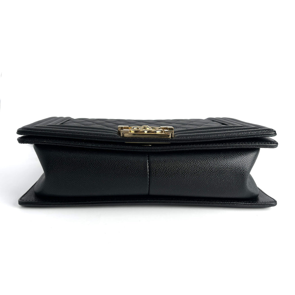 Second hand Chanel Boy Medium Quilted Caviar Leather Shoulder Bag Black - Tabita Bags