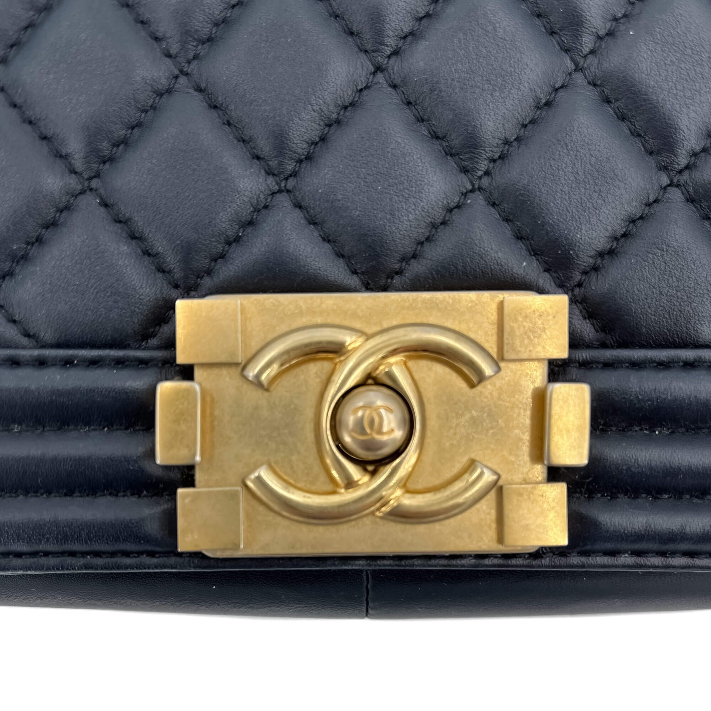 Second hand Chanel Boy Medium Quilted Lambskin Leather Bag Blue - Tabita Bags