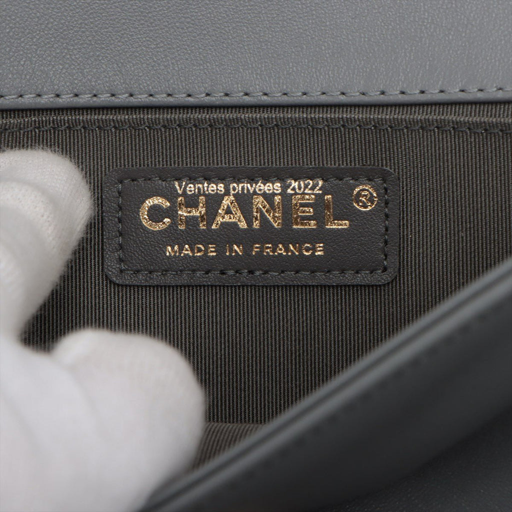 Second hand Chanel Boy Medium Quilted Lambskin Leather Bag Grey - Tabita Bags