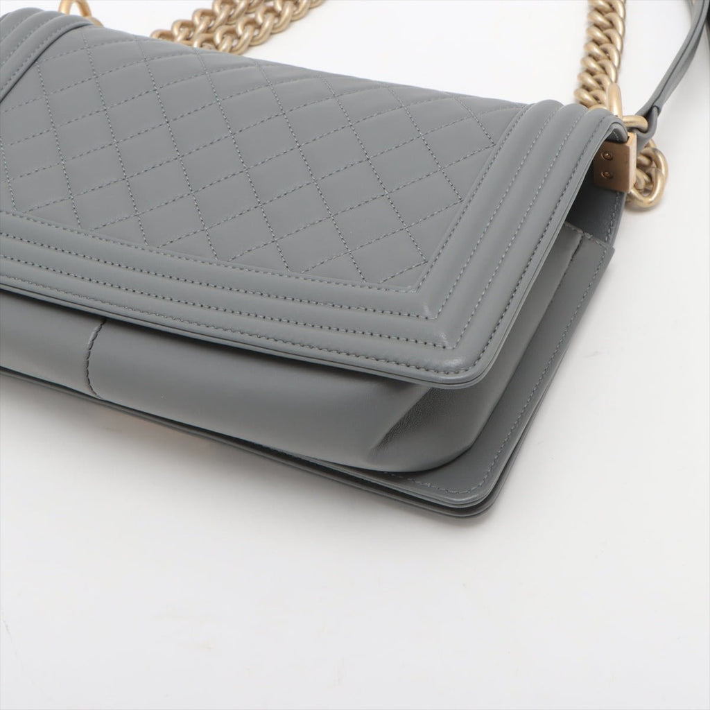 Second hand Chanel Boy Medium Quilted Lambskin Leather Bag Grey - Tabita Bags