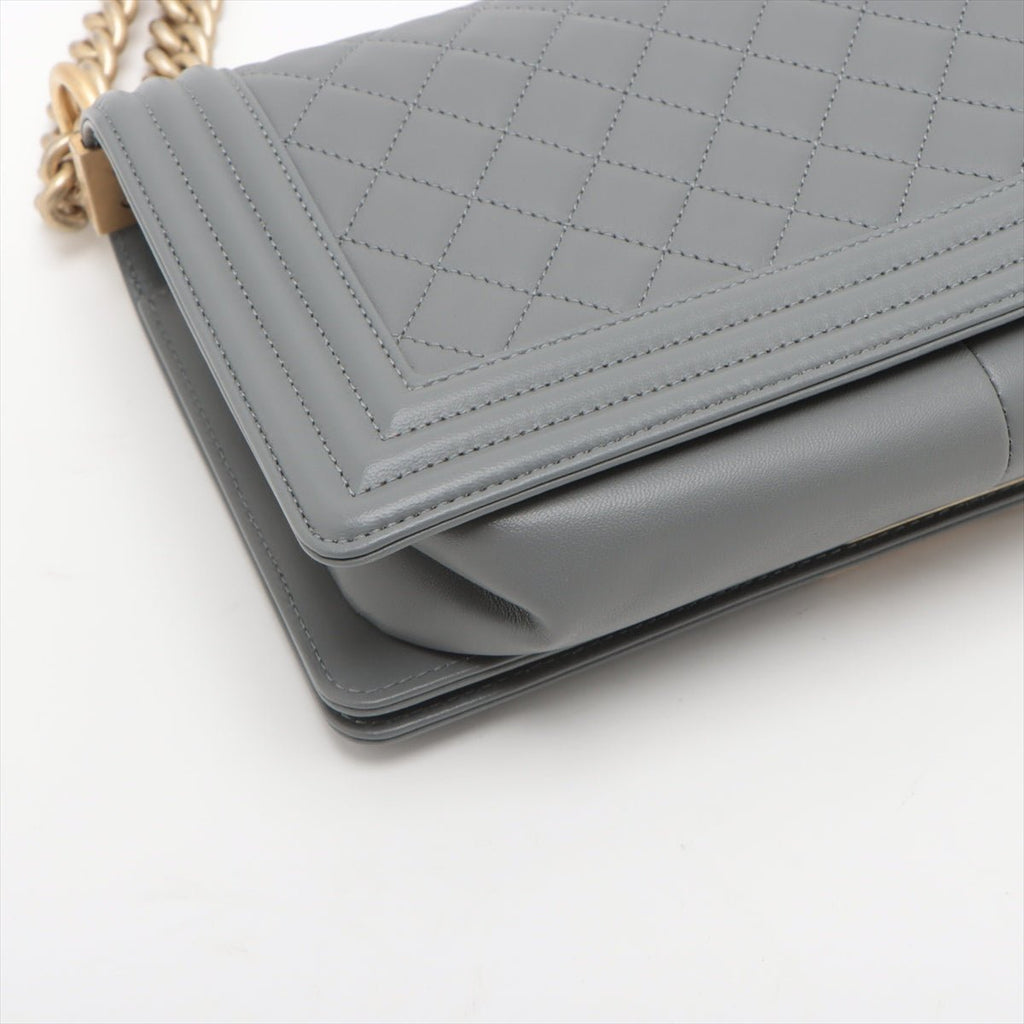 Second hand Chanel Boy Medium Quilted Lambskin Leather Bag Grey - Tabita Bags
