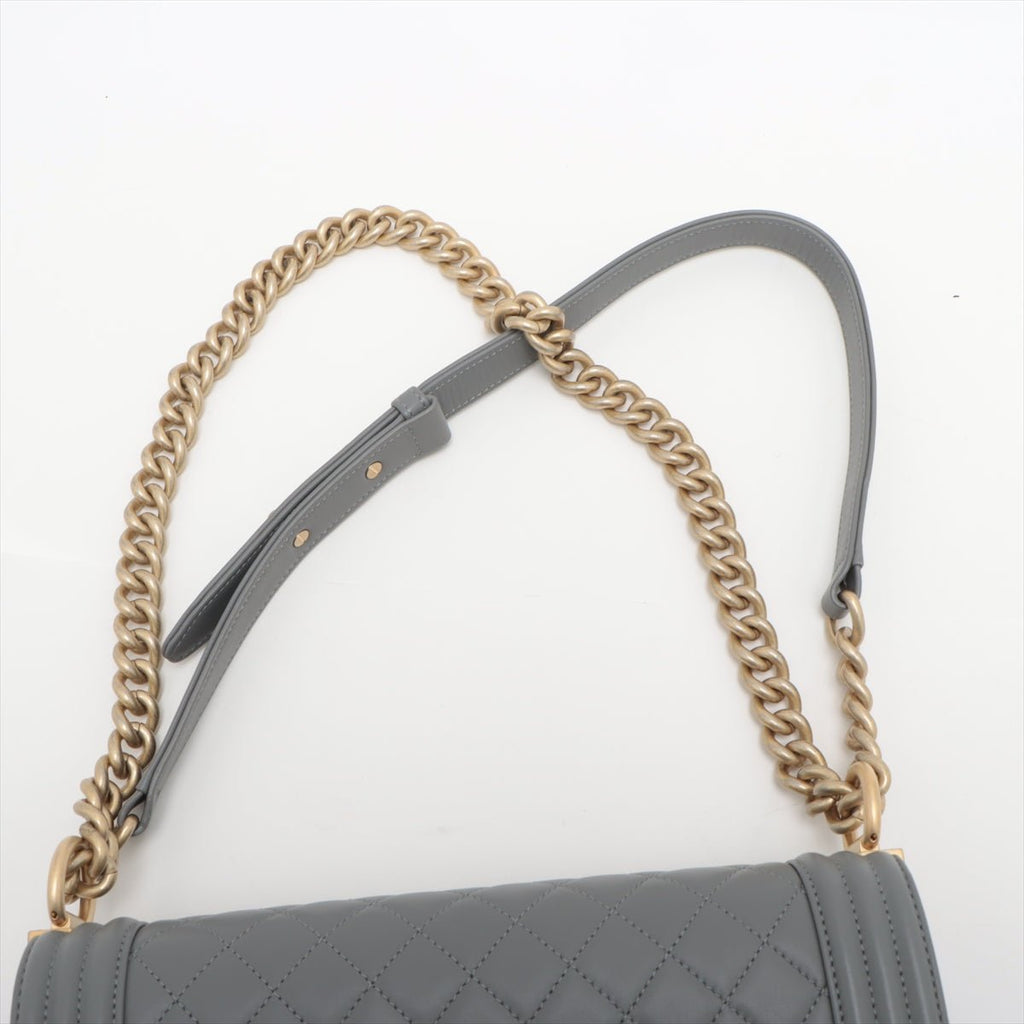 Second hand Chanel Boy Medium Quilted Lambskin Leather Bag Grey - Tabita Bags