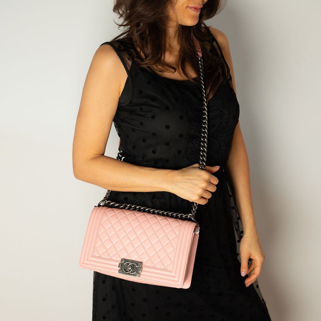 Second hand Chanel Boy Medium Quilted Lambskin Leather Bag Pink - Tabita Bags