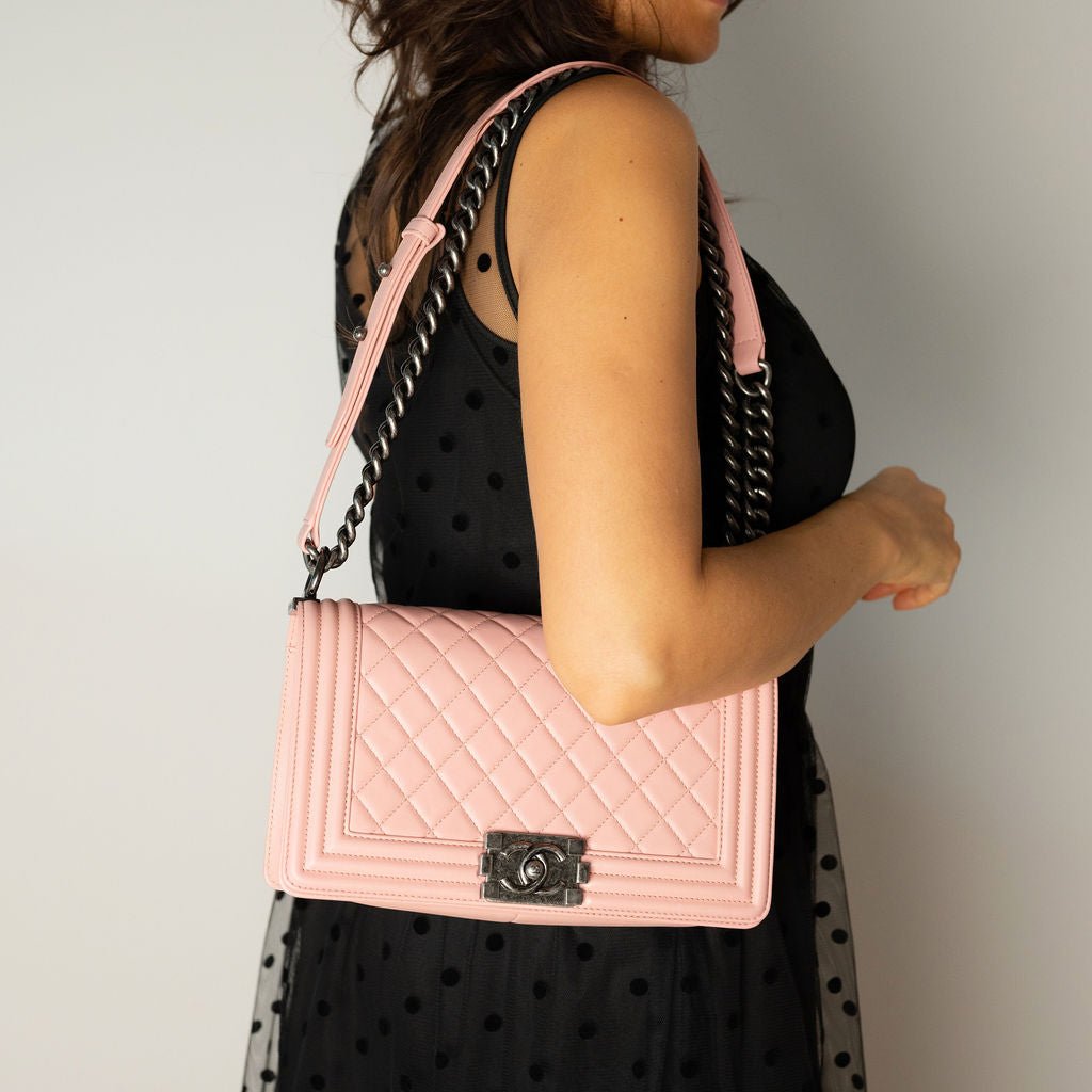 Second hand Chanel Boy Medium Quilted Lambskin Leather Bag Pink - Tabita Bags