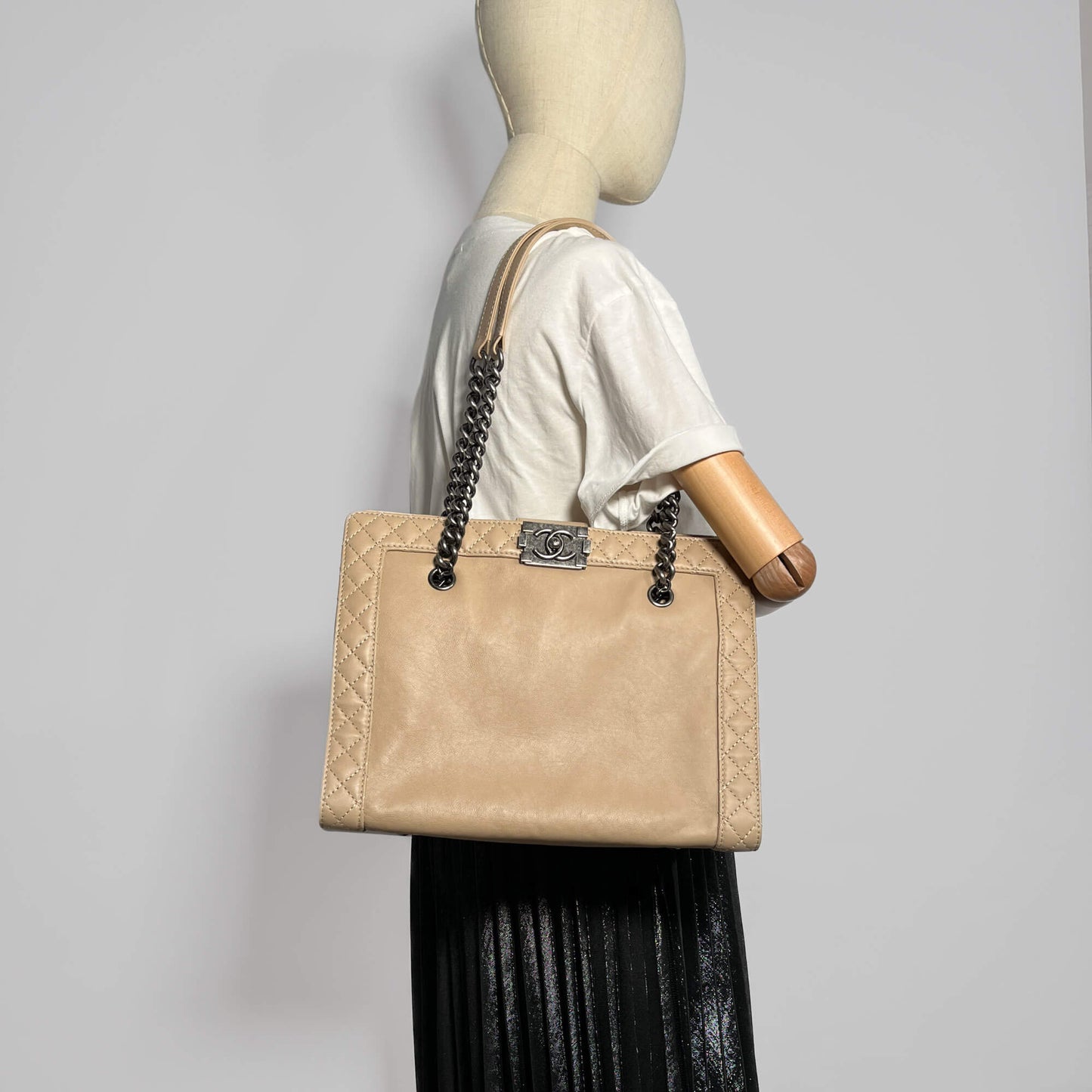 Second hand Chanel Boy Reverso Quilted Tote Bag Beige - Tabita Bags