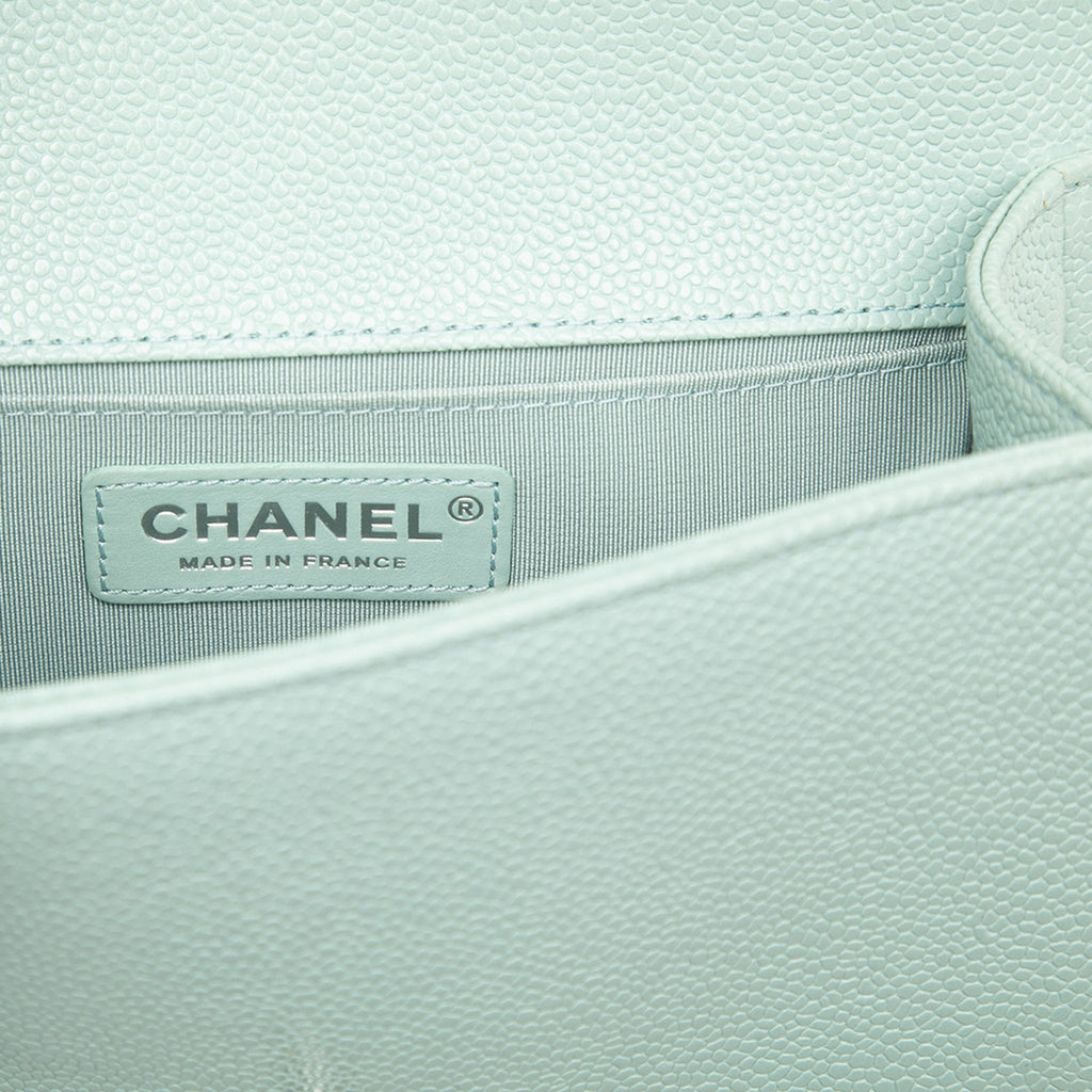 Second hand Chanel Boy Small Caviar Leather Chevron Flap Shoulder Bag Green - Tabita Bags